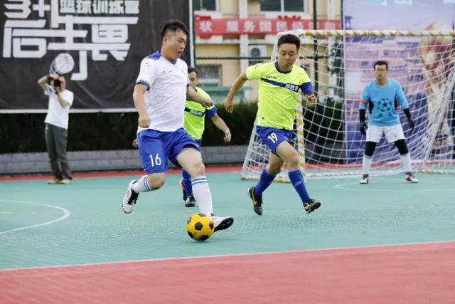 莱万对拜仁数据：7次射门未进球 46次触球26次传球